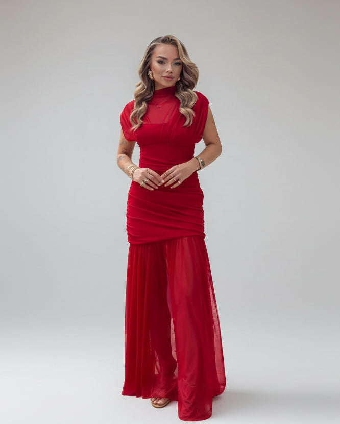 Long Dress With a Timeless Touch